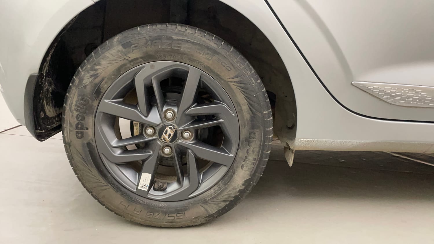 Used 2022 Hyundai Grand i10 Nios Sportz AMT 1.2 Kappa VTVT Petrol Automatic tyres RIGHT REAR TYRE RIM VIEW