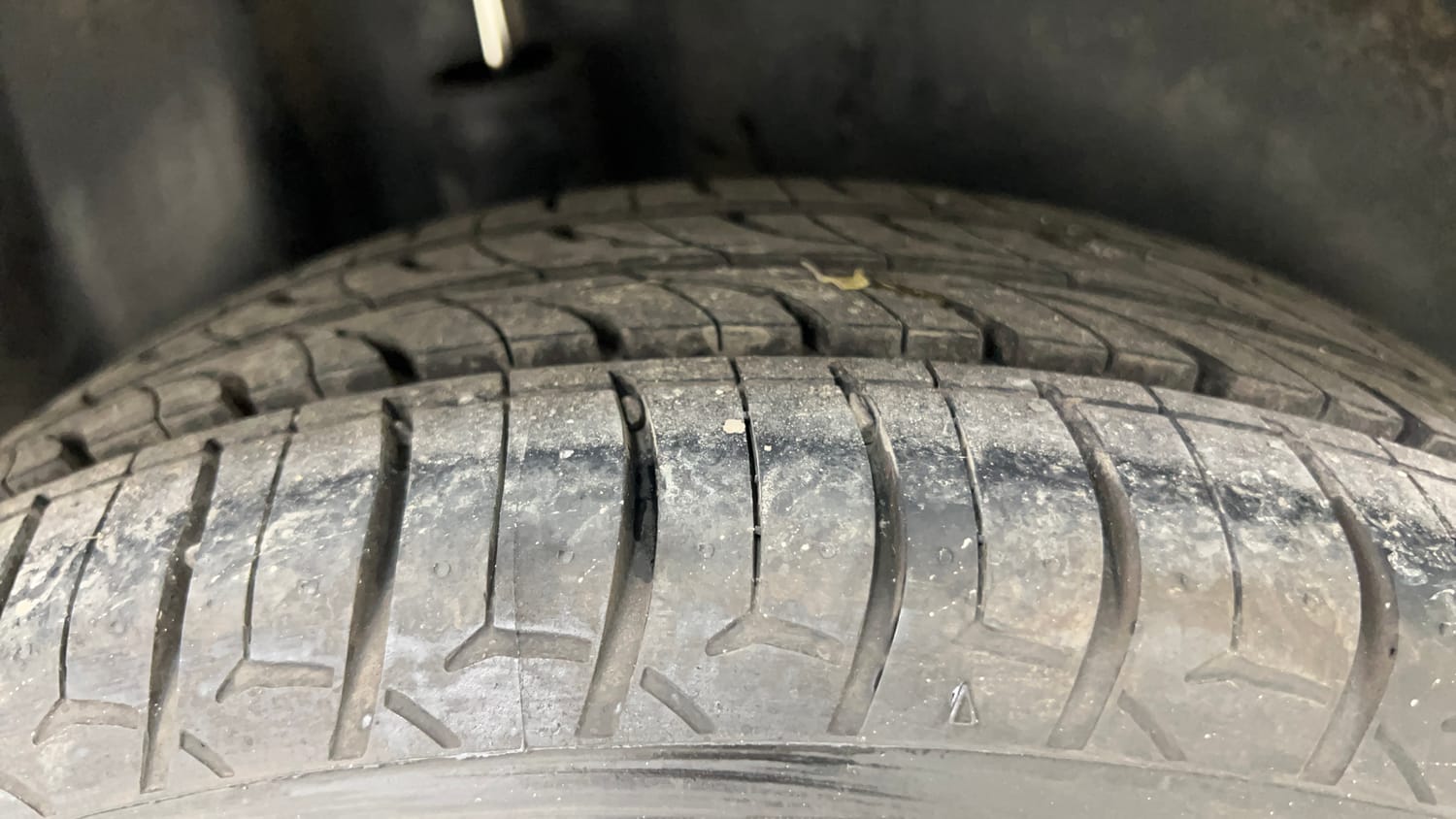 Used 2016 Volkswagen Polo GT TSI Petrol Automatic tyres RIGHT REAR TYRE TREAD VIEW