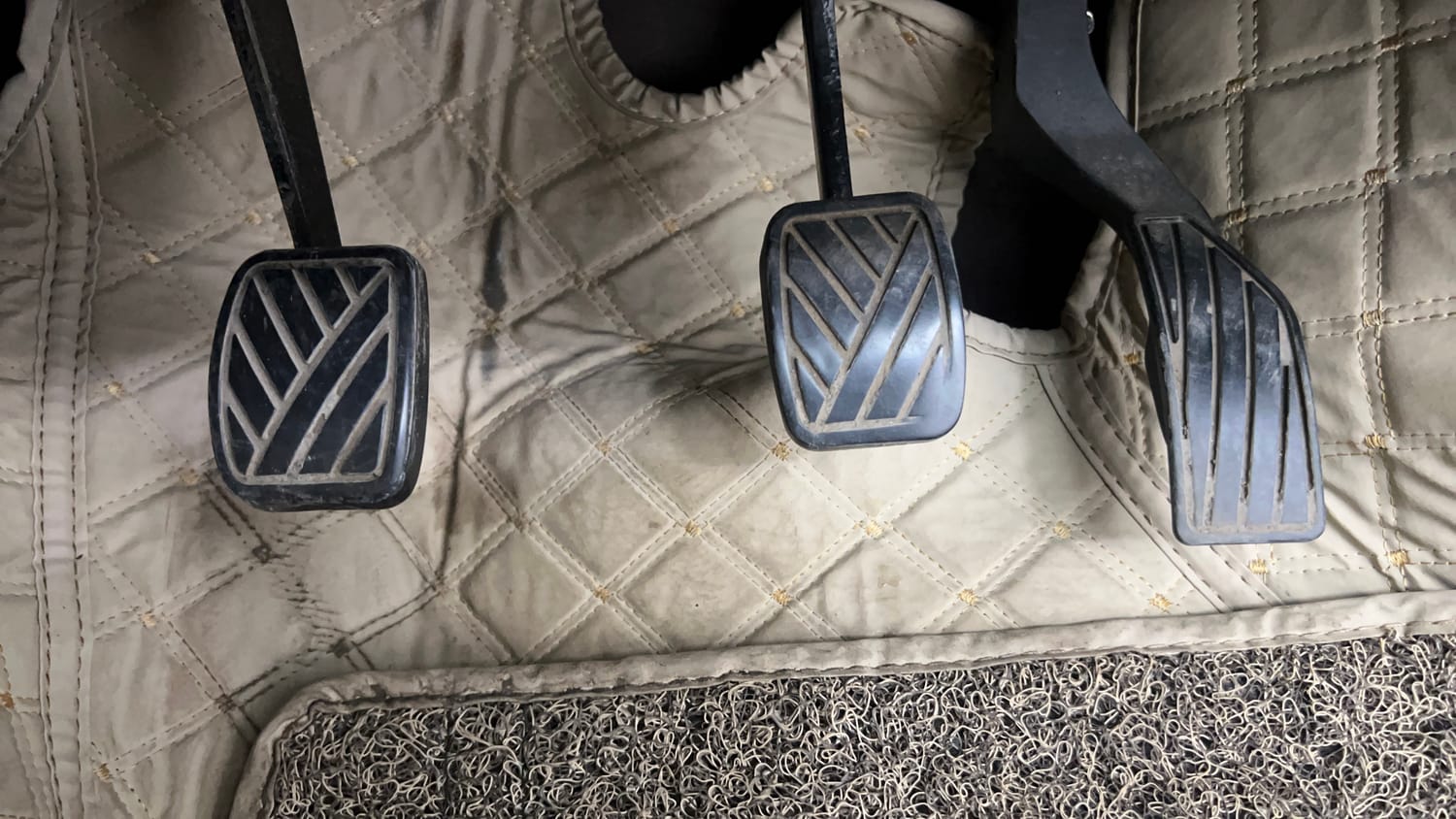 Used 2014 Maruti Suzuki Swift Dzire ZXI Petrol Manual interior PEDALS VIEW