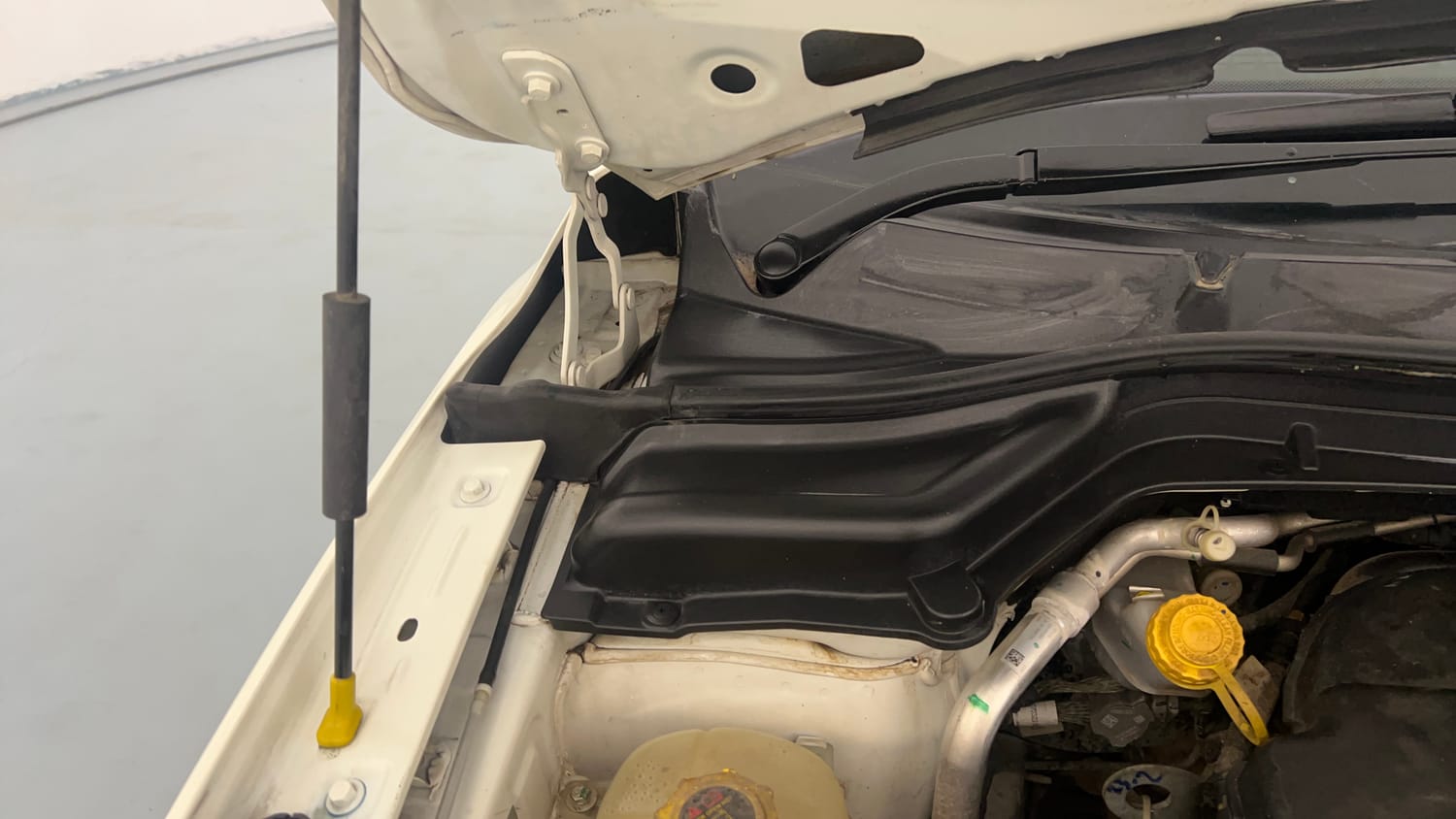 Used 2023 Mahindra XUV 300 W8 1.2 Petrol Petrol Manual engine ENGINE RIGHT SIDE HINGE & APRON VIEW