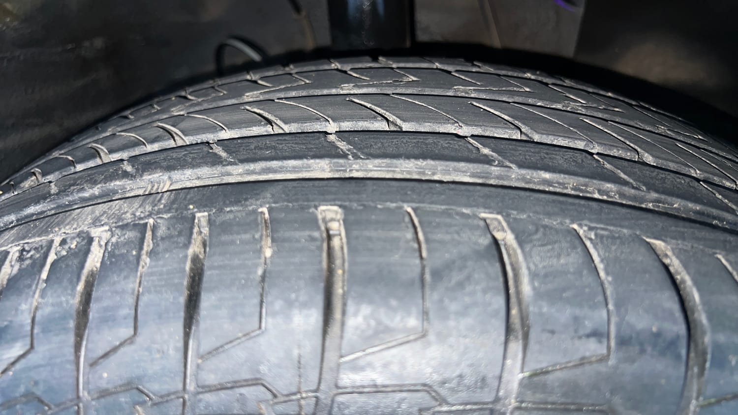 Used 2025 Hyundai Venue S (O) 1.2 Petrol Petrol Manual tyres RIGHT FRONT TYRE TREAD VIEW
