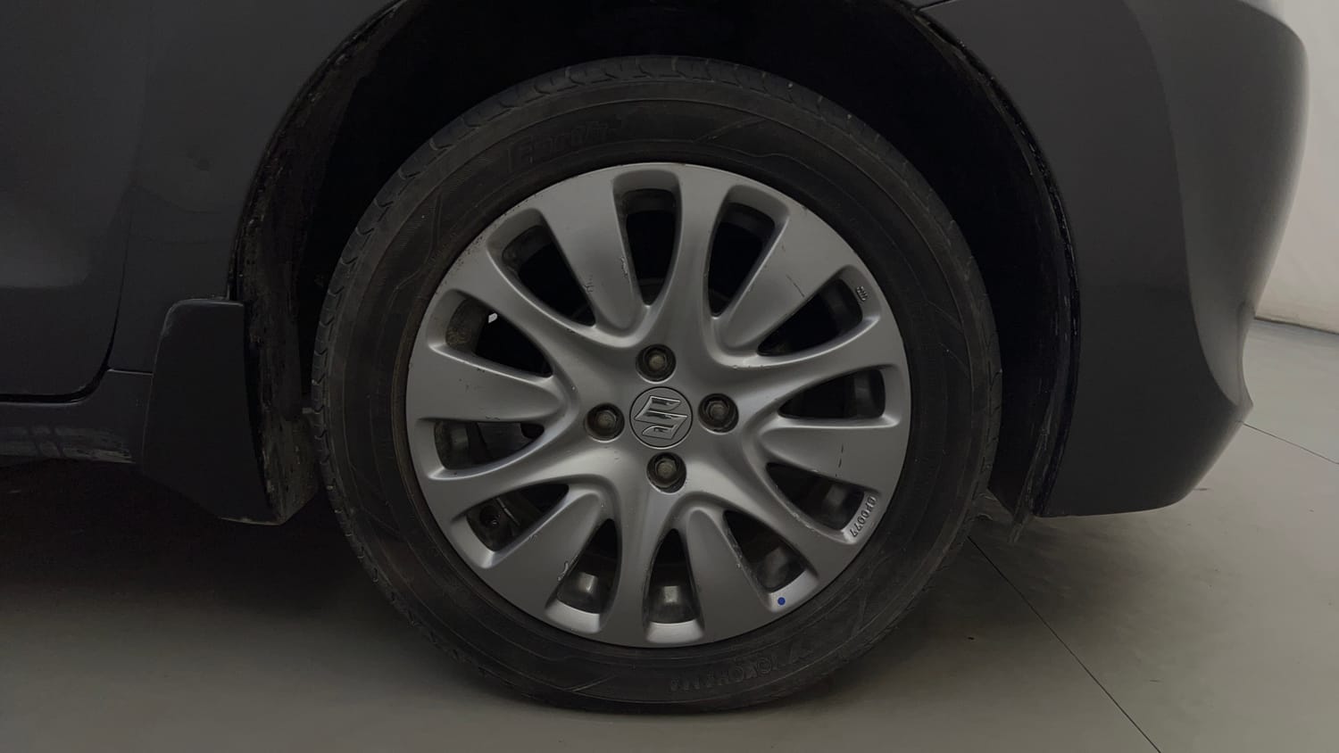 Used 2018 Maruti Suzuki Baleno Alpha 1.2 Petrol Manual tyres RIGHT FRONT TYRE RIM VIEW