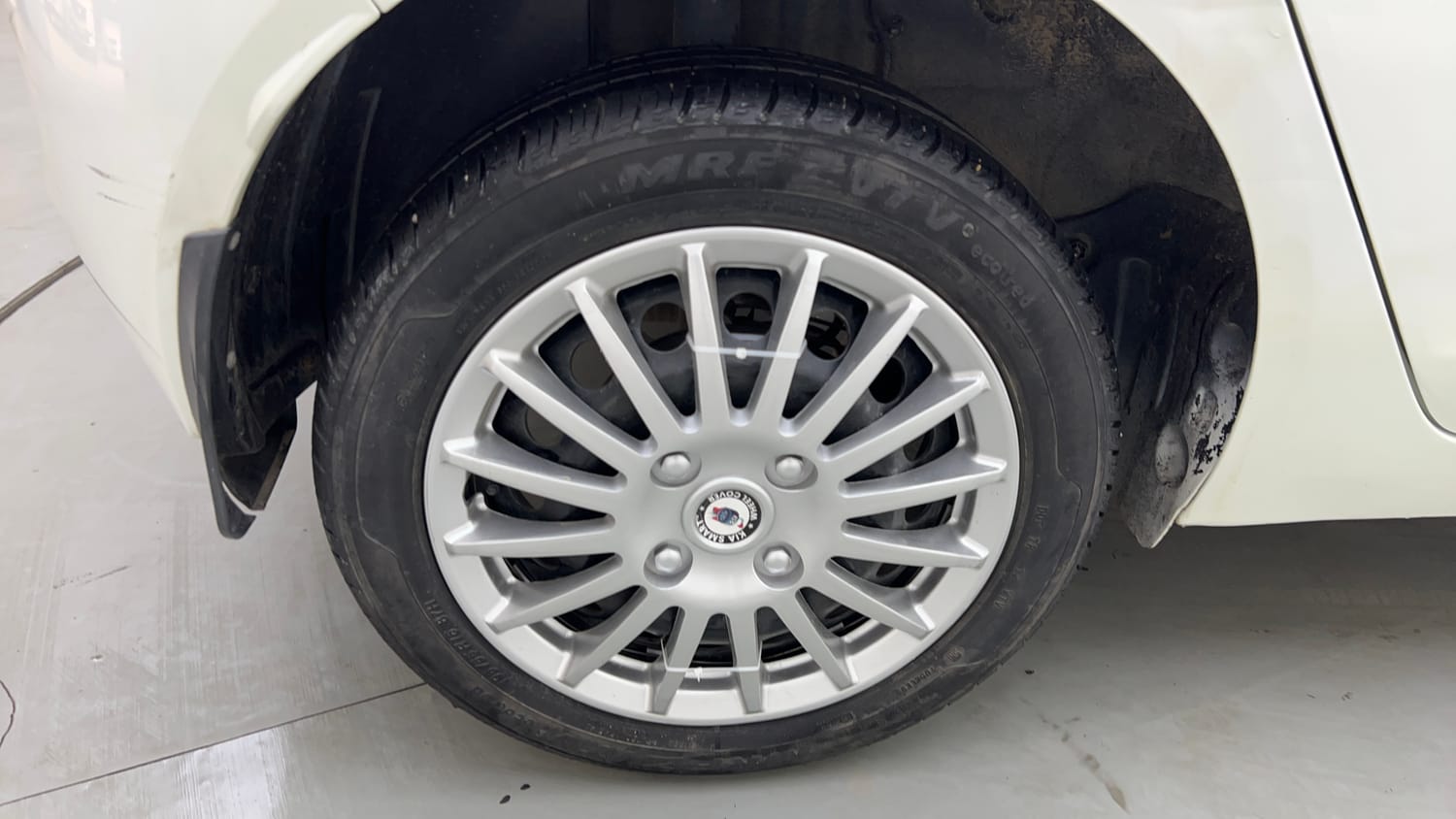 Used 2020 Tata Altroz XT Petrol Petrol Manual tyres RIGHT REAR TYRE RIM VIEW