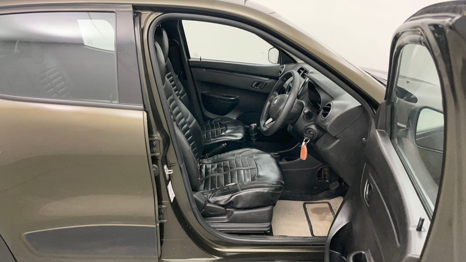 Used 2018 Renault Kwid RXL Petrol Manual interior RIGHT SIDE FRONT DOOR CABIN VIEW