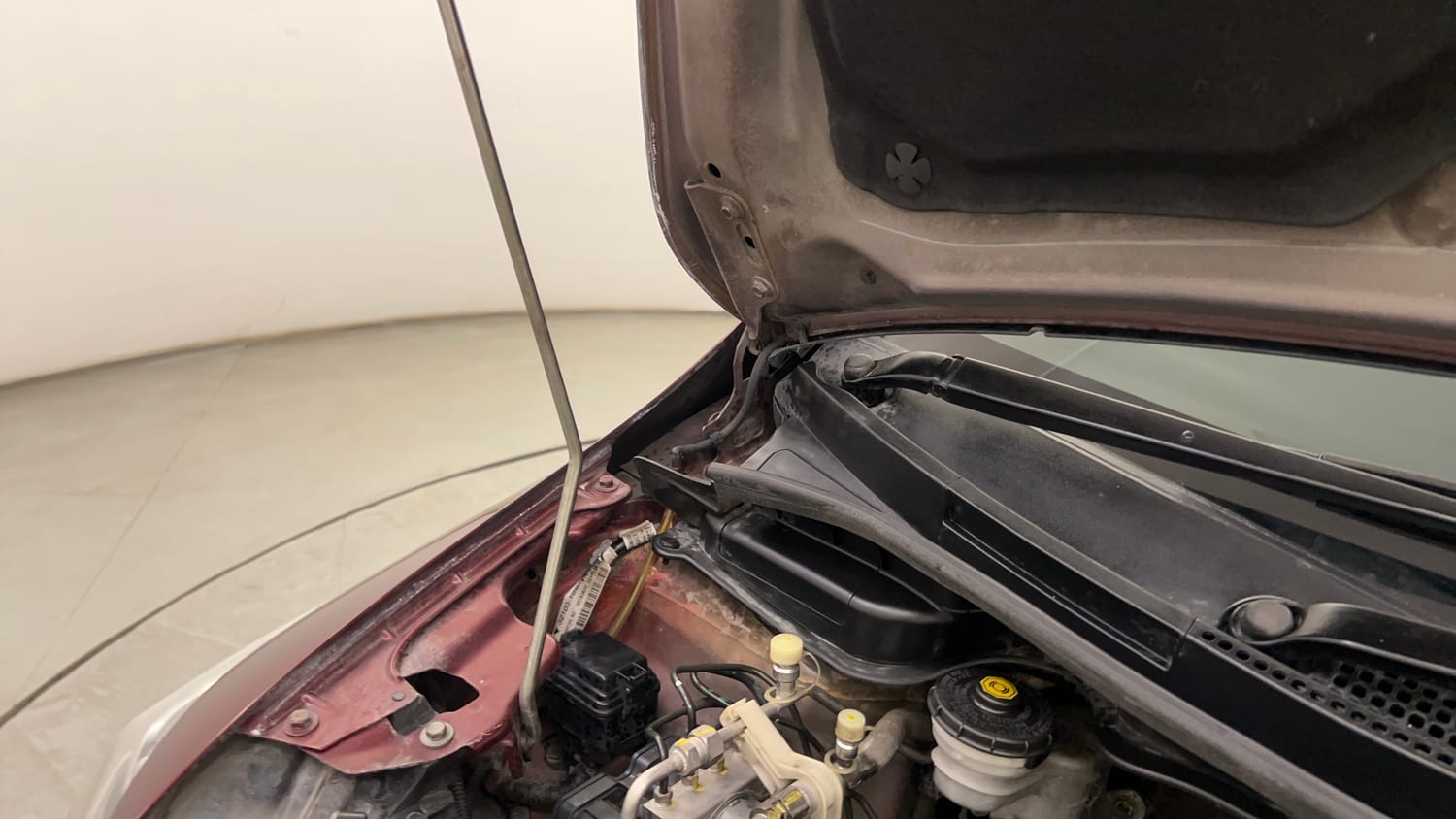 Used 2015 Honda Jazz SV Petrol Petrol Manual engine ENGINE RIGHT SIDE HINGE & APRON VIEW