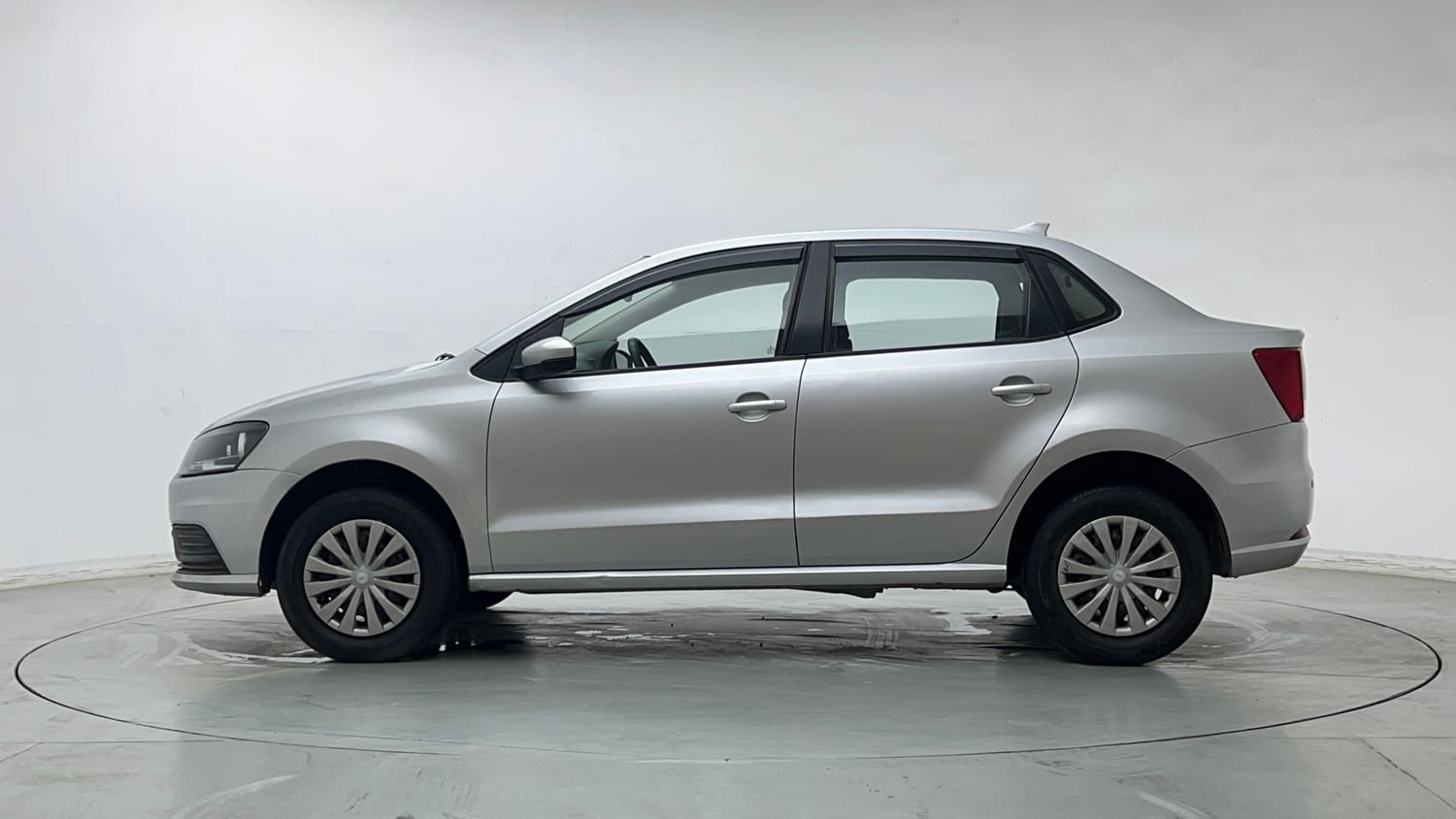 Used 2018 Volkswagen Ameo Trendline 1.0L (P) Petrol Manual exterior LEFT SIDE VIEW