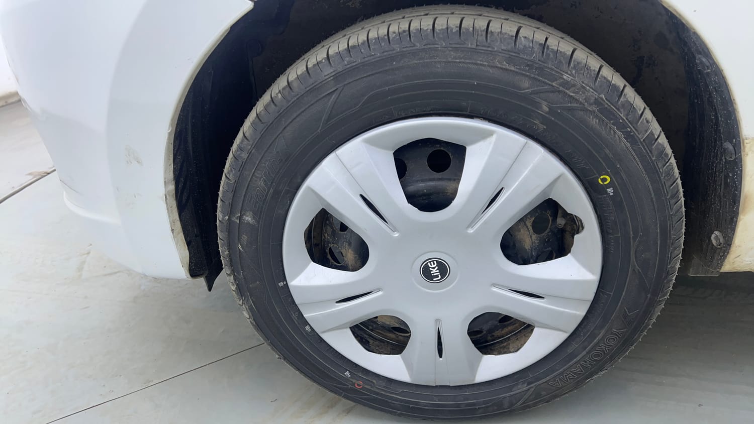 Used 2017 Maruti Suzuki Celerio VXi Petrol Manual tyres LEFT FRONT TYRE RIM VIEW
