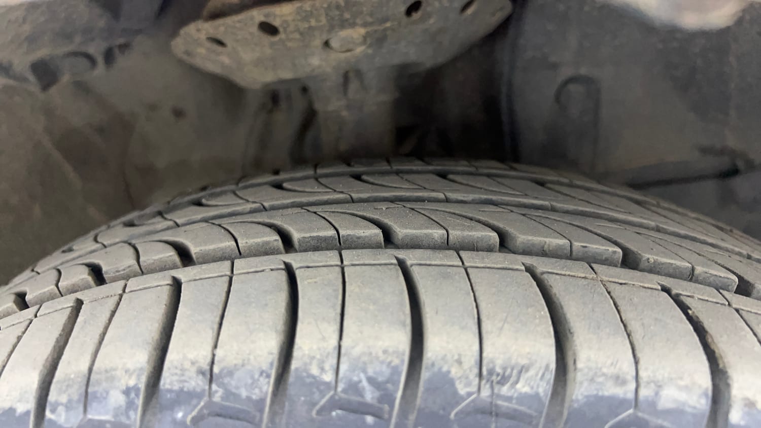 Used 2015 Honda City V Petrol Manual tyres RIGHT FRONT TYRE TREAD VIEW