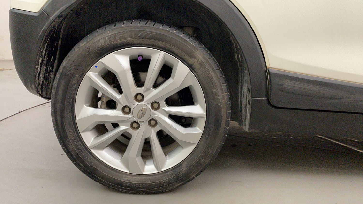 Used 2021 Mahindra XUV 300 W8 1.2 Petrol Petrol Manual tyres RIGHT REAR TYRE RIM VIEW