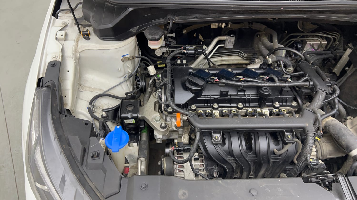 Used 2023 Hyundai i20 Asta (O) 1.2 IVT Petrol Automatic engine ENGINE RIGHT SIDE VIEW