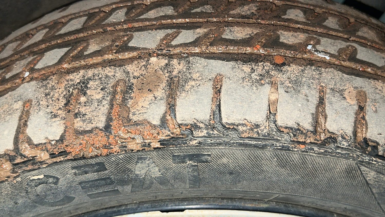 Used 2018 Maruti Suzuki Wagon R 1.0 VXI AMT (O) Petrol Automatic tyres LEFT REAR TYRE TREAD VIEW
