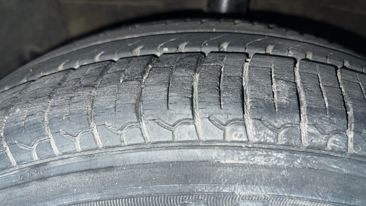 Used 2019 Hyundai Santro Asta Petrol Manual tyres LEFT FRONT TYRE TREAD VIEW