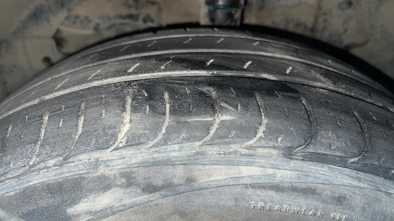 Used 2022 Maruti Suzuki Brezza VXi Petrol Manual tyres LEFT FRONT TYRE TREAD VIEW