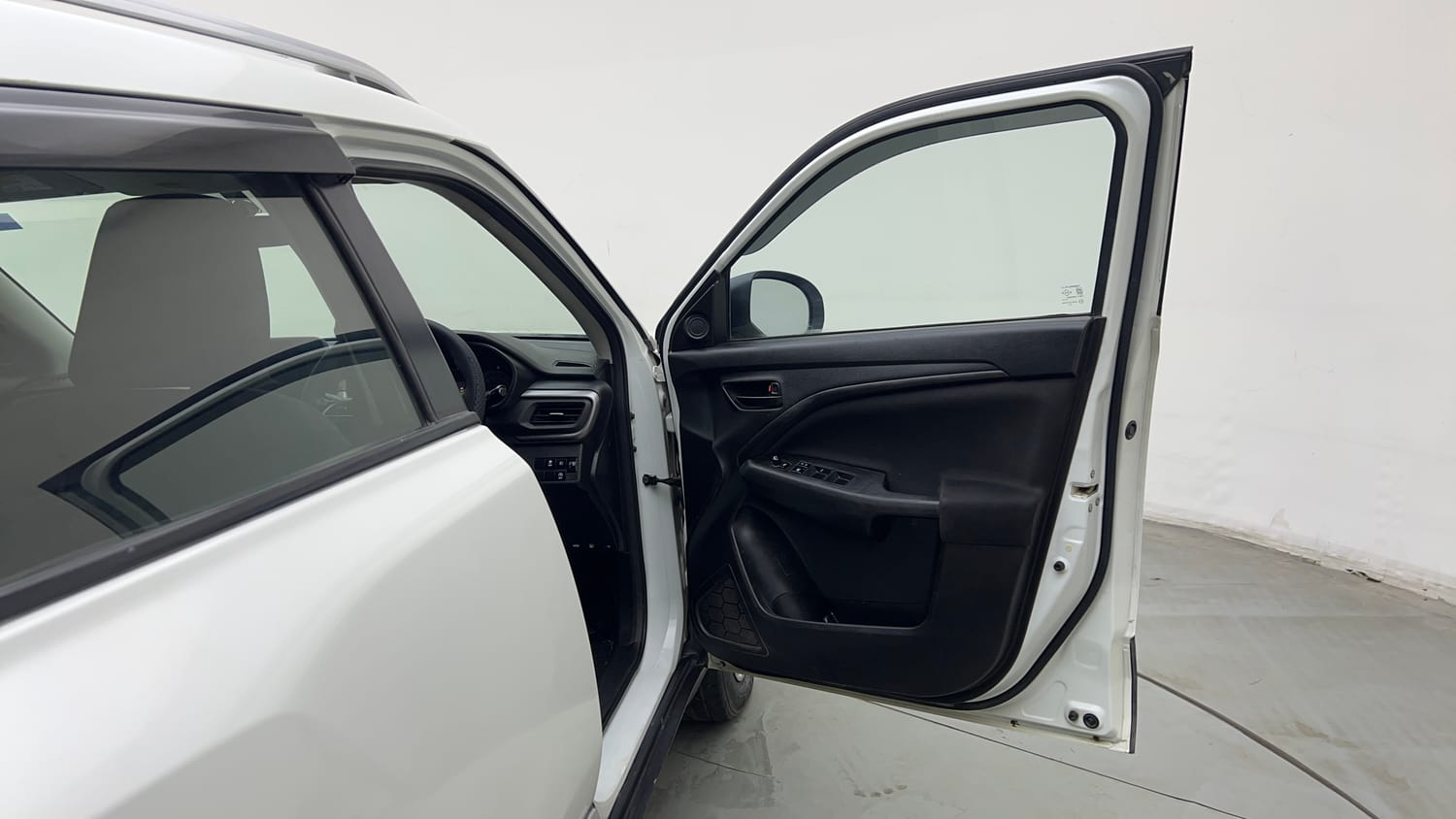Used 2022 Maruti Suzuki Brezza VXi Petrol Manual interior RIGHT FRONT DOOR OPEN VIEW