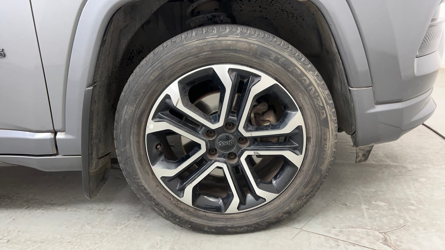 Used 2022 Jeep Compass Model S (O) 1.4 Petrol DCT Petrol Automatic tyres RIGHT FRONT TYRE RIM VIEW