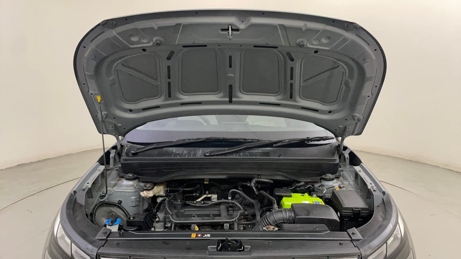 Used 2024 Hyundai Venue SX 1.2 Petrol Petrol Manual engine ENGINE & BONNET OPEN FRONT VIEW