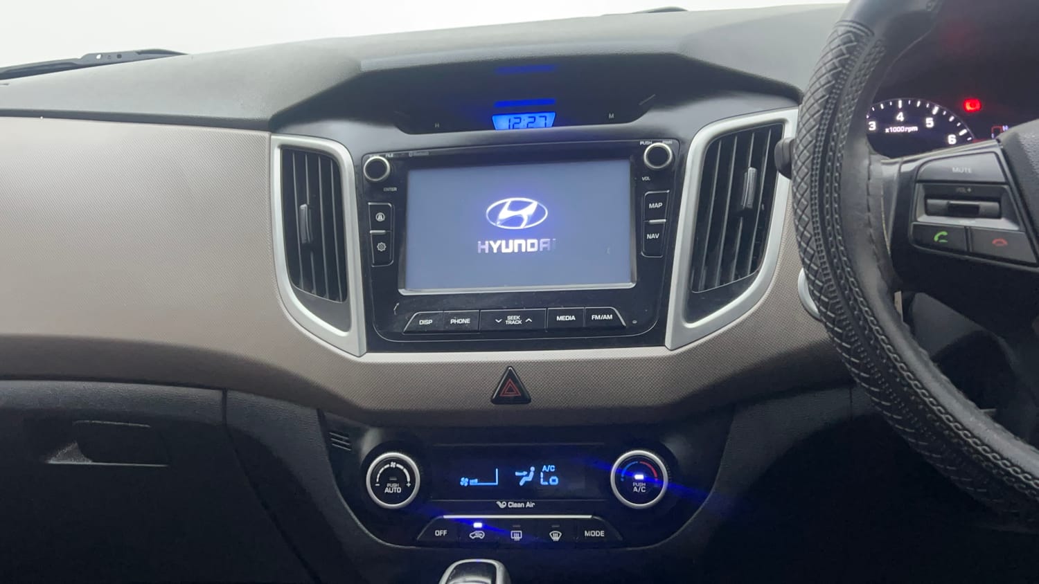 Used 2018 Hyundai Creta SX Plus 1.6 AT Petrol Petrol Automatic interior MUSIC SYSTEM & AC CONTROL VIEW