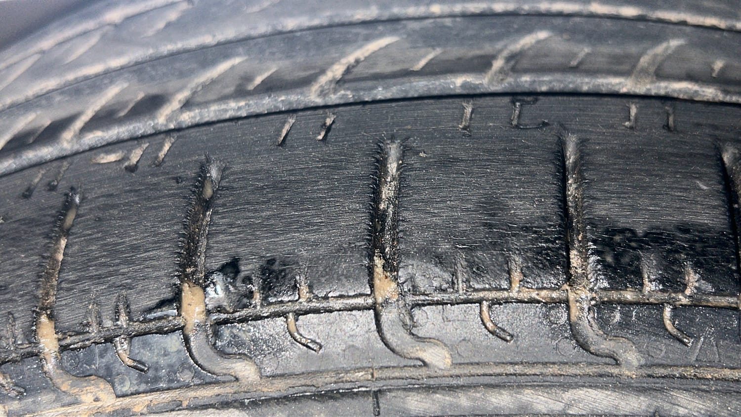 Used 2019 Maruti Suzuki Ciaz Delta Hybrid 1.5 Petrol Manual tyres RIGHT FRONT TYRE TREAD VIEW