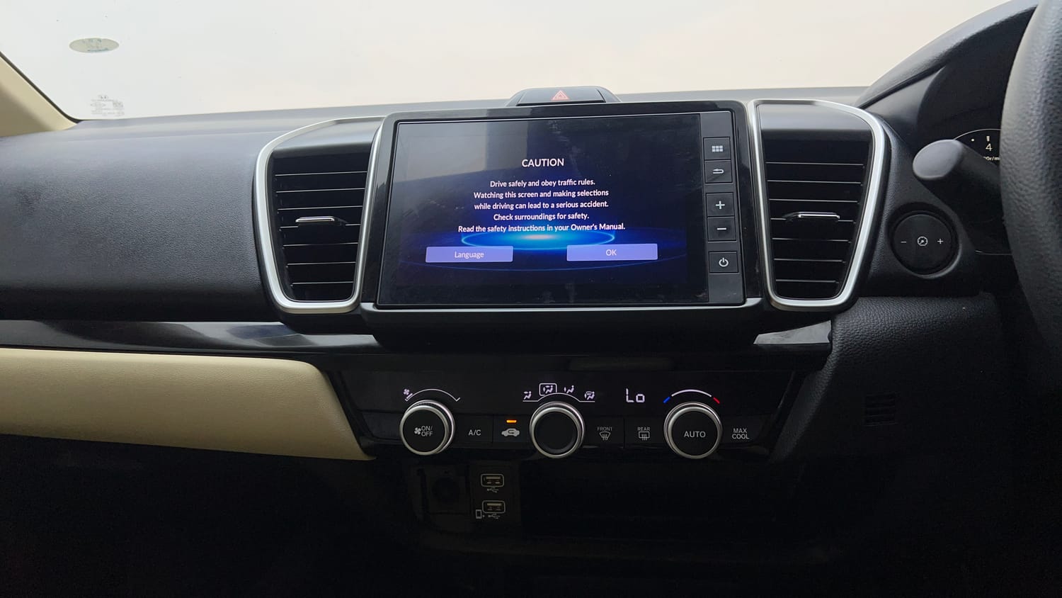 Used 2024 Honda City VX Petrol MT Petrol Manual interior MUSIC SYSTEM & AC CONTROL VIEW