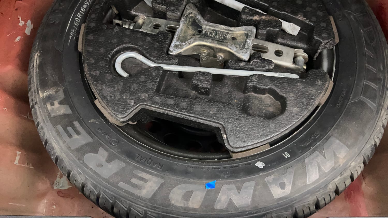 Used 2019 Maruti Suzuki Vitara Brezza [2016-2020] LDi Diesel Manual tyres SPARE TYRE VIEW