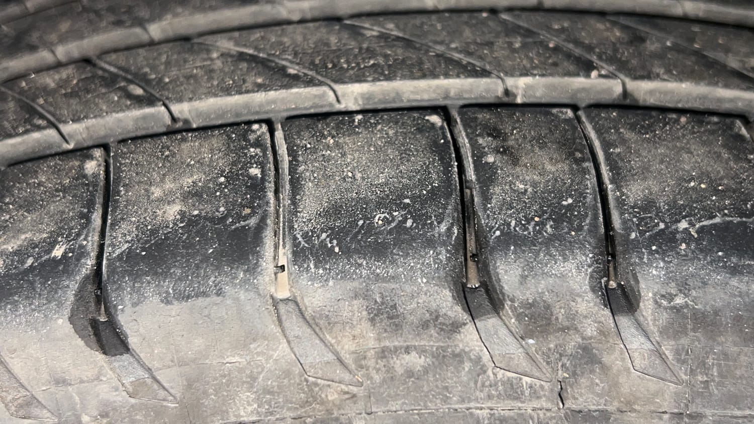 Used 2020 Skoda Rapid Style AT Petrol Automatic tyres LEFT FRONT TYRE TREAD VIEW
