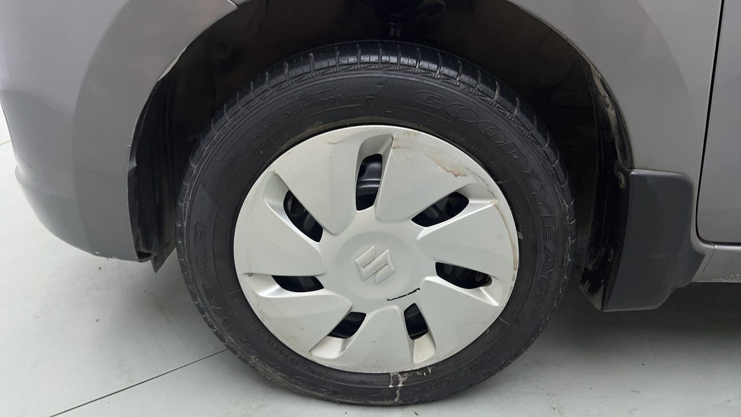 Used 2016 Maruti Suzuki Celerio VXi Petrol Manual tyres LEFT FRONT TYRE RIM VIEW