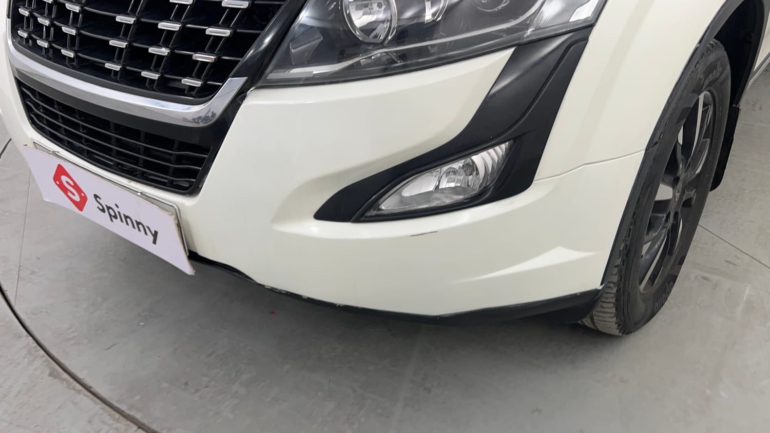 Used 2018 Mahindra XUV500 W11 Diesel Manual dents MINOR SCRATCH
