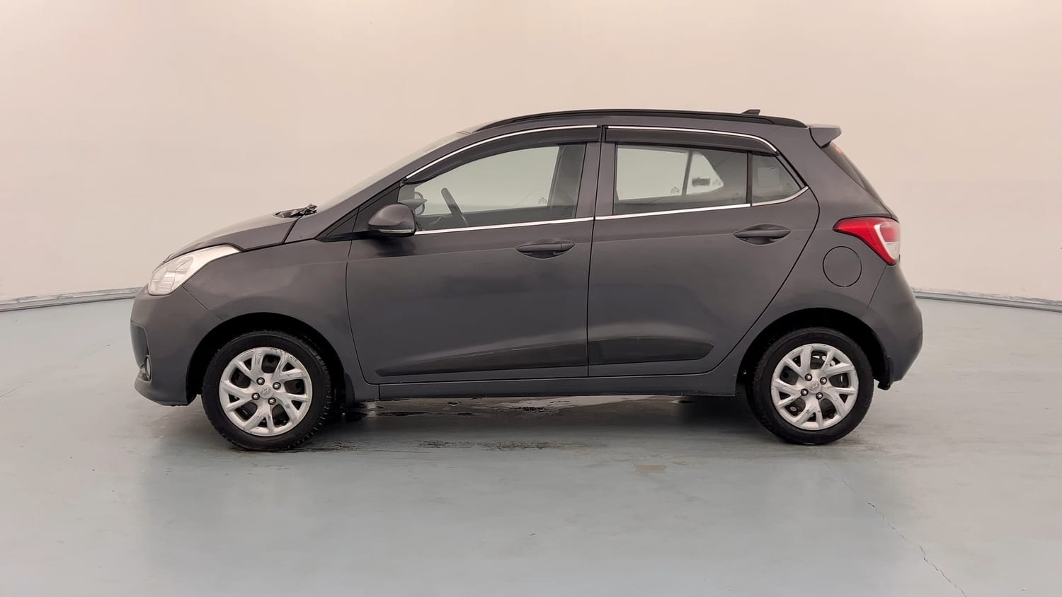 Used 2018 Hyundai Grand i10 Sportz 1.2 Kappa VTVT Petrol Manual exterior LEFT SIDE VIEW