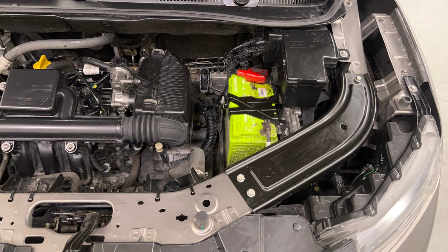 Used 2021 Renault Kiger RXT AMT Petrol Automatic engine ENGINE LEFT SIDE VIEW