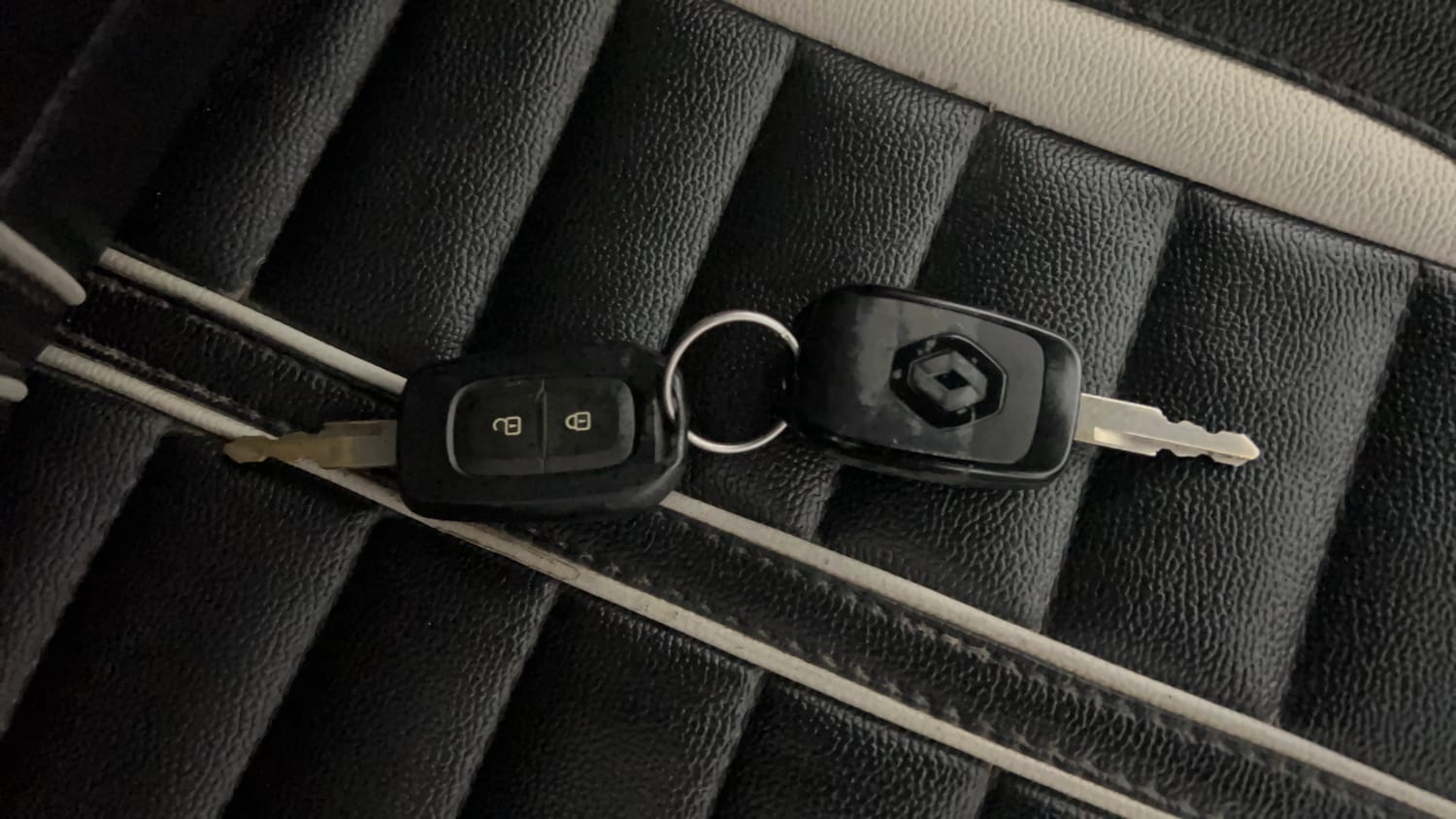 Used 2021 Renault Kwid RXT 1.0 Opt Petrol Manual extra CAR KEY VIEW