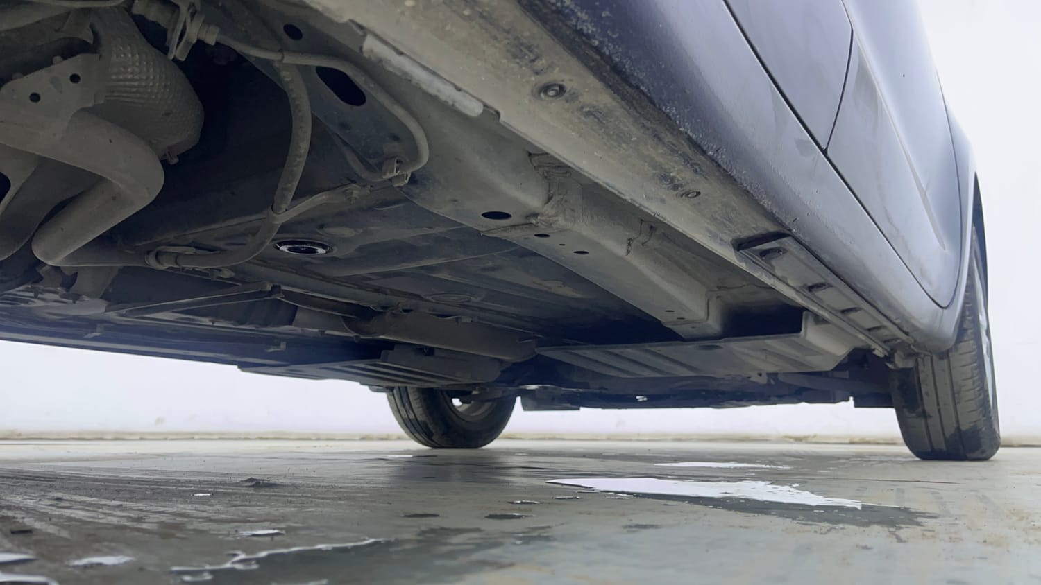 Used 2022 Maruti Suzuki Swift ZXi Petrol Manual extra REAR RIGHT UNDERBODY VIEW