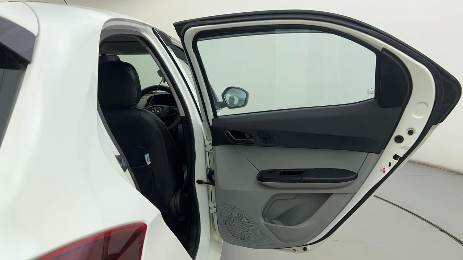 Used 2022 Tata Tiago XT CNG Cng Manual interior RIGHT REAR DOOR OPEN VIEW