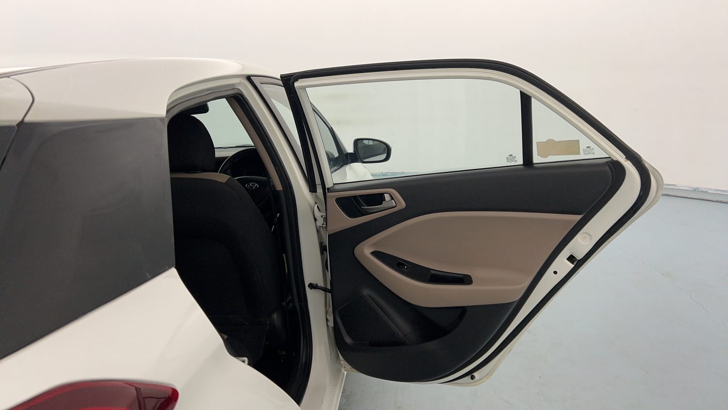 Used 2015 Hyundai Elite i20 Asta 1.2 Petrol Manual interior RIGHT REAR DOOR OPEN VIEW