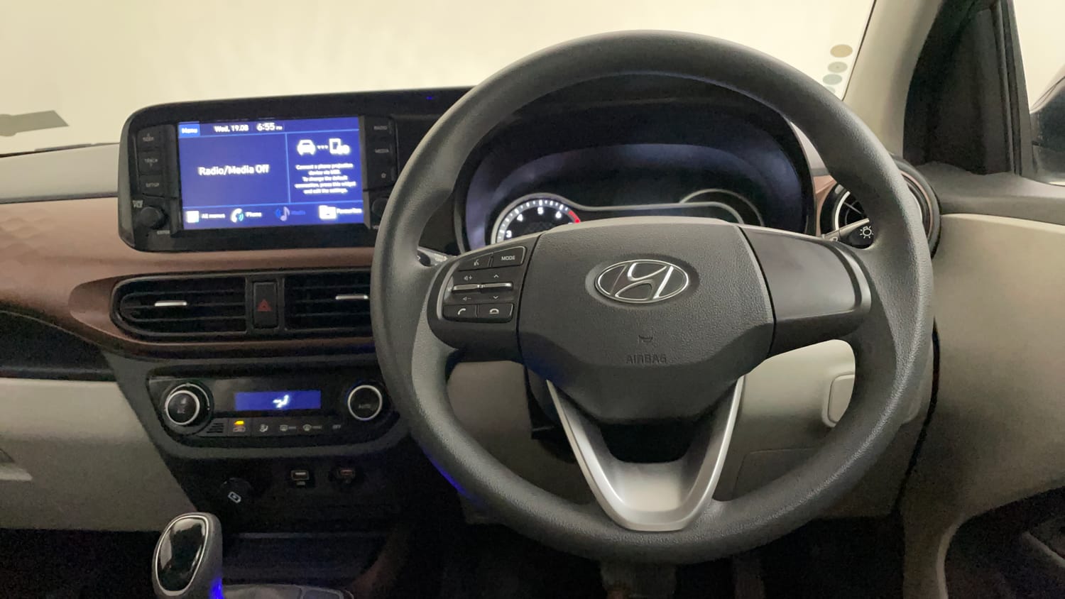 Used 2022 Hyundai Aura SX Plus 1.2 AMT Petrol Petrol Automatic interior STEERING VIEW