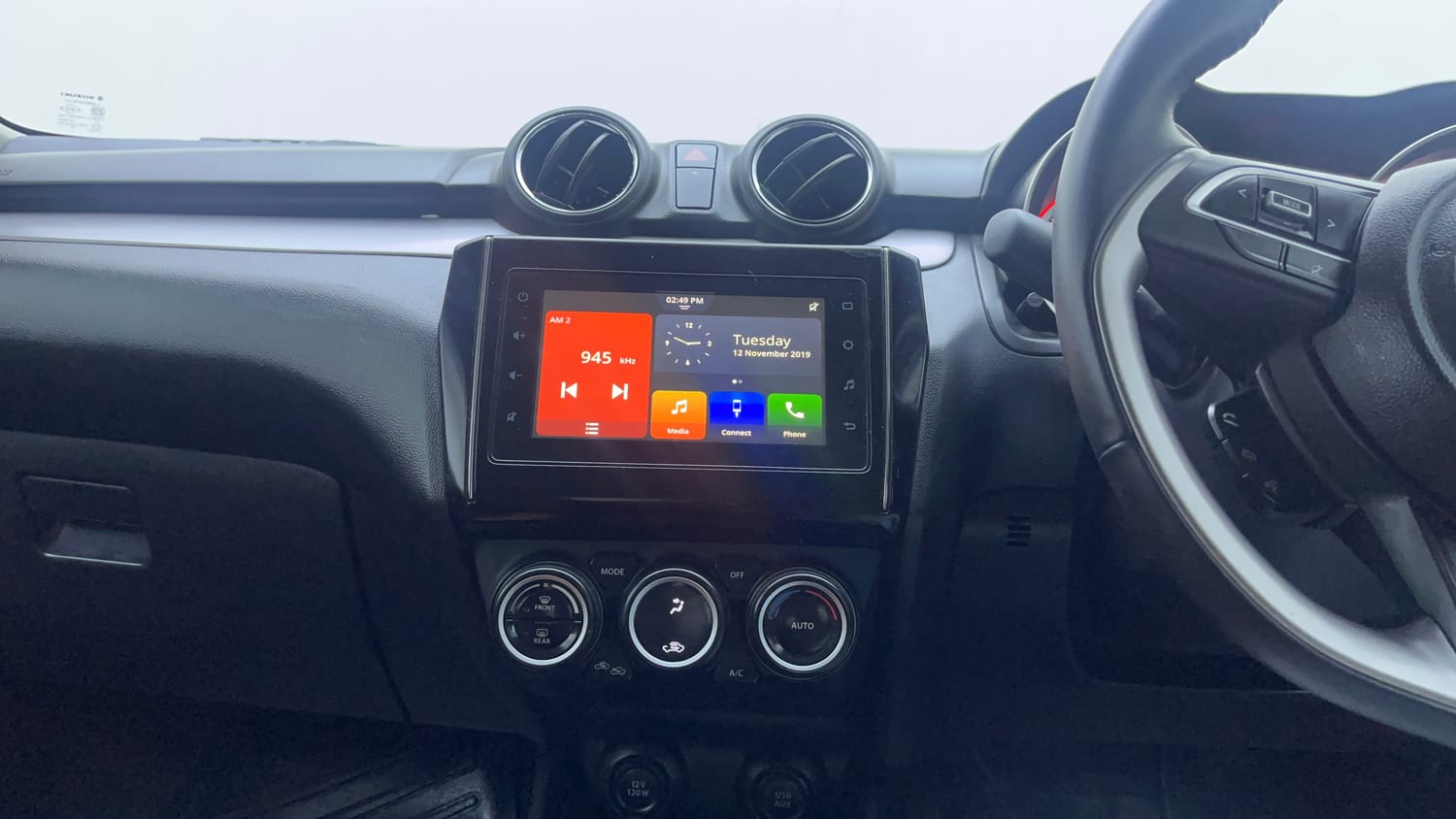 Used 2022 Maruti Suzuki Swift ZXi Petrol Manual interior MUSIC SYSTEM & AC CONTROL VIEW