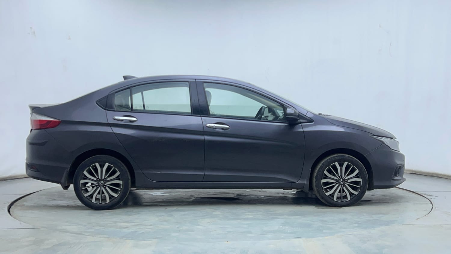 Used 2017 Honda City ZX Diesel Diesel Manual exterior RIGHT SIDE VIEW