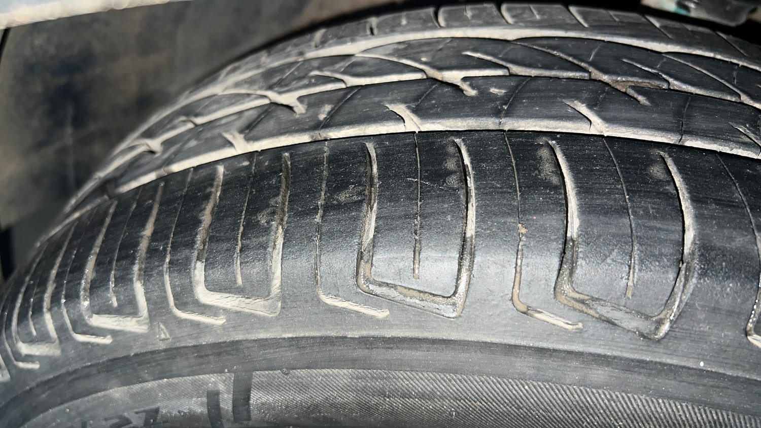Used 2020 Maruti Suzuki Ignis Zeta 1.2 MT Petrol Manual tyres RIGHT FRONT TYRE TREAD VIEW