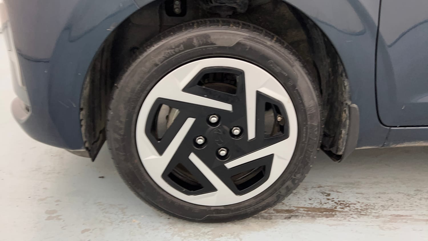 Used 2023 Hyundai Grand i10 Nios Sportz 1.2 Kappa VTVT Petrol Manual tyres LEFT FRONT TYRE RIM VIEW