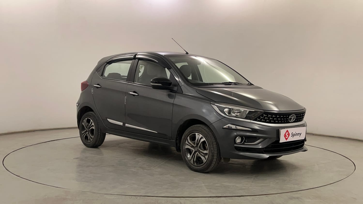 Used 2022 Tata Tiago XZ Plus CNG Cng Manual exterior RIGHT FRONT CORNER VIEW
