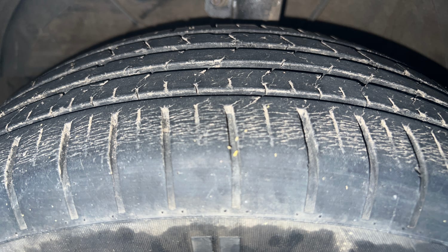 Used 2023 Toyota Glanza S AMT Petrol Automatic tyres LEFT FRONT TYRE TREAD VIEW