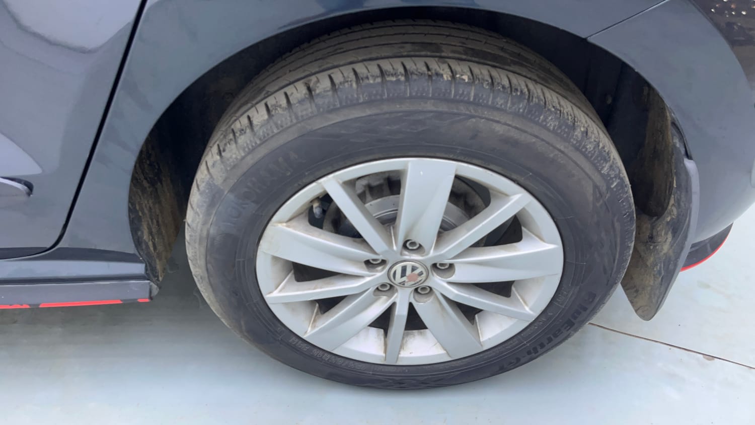 Used 2021 Volkswagen Polo Trendline 1.0L MPI Petrol Manual tyres LEFT REAR TYRE RIM VIEW