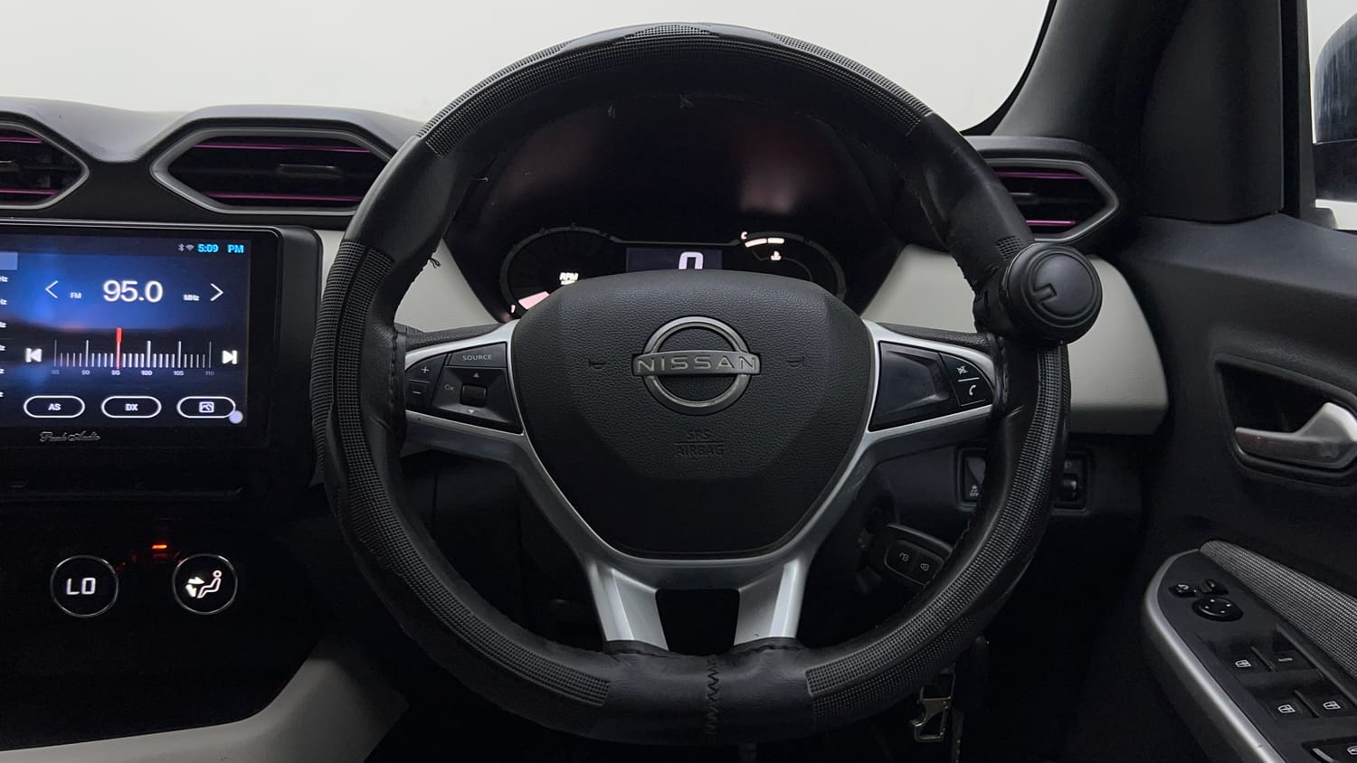 Used 2023 Nissan Magnite XL Petrol+Cng (Outside fitted) Cng Manual interior STEERING VIEW