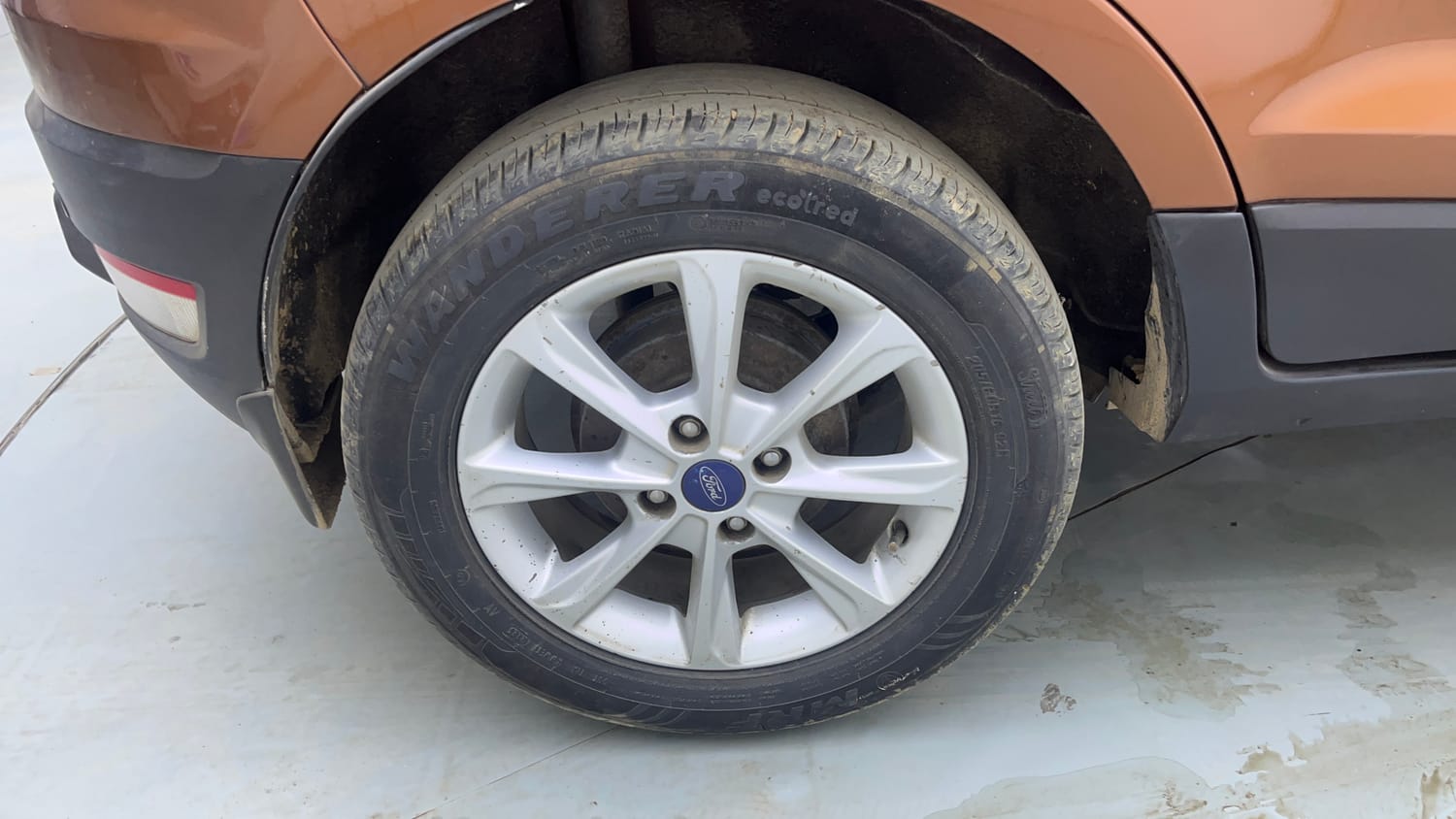 Used 2018 Ford EcoSport Titanium 1.5L Ti-VCT Petrol Manual tyres RIGHT REAR TYRE RIM VIEW