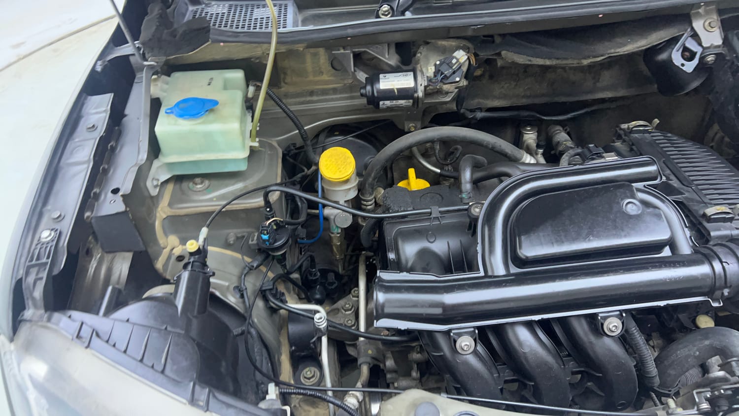Used 2017 Renault Kwid RXL Petrol Manual engine ENGINE RIGHT SIDE VIEW