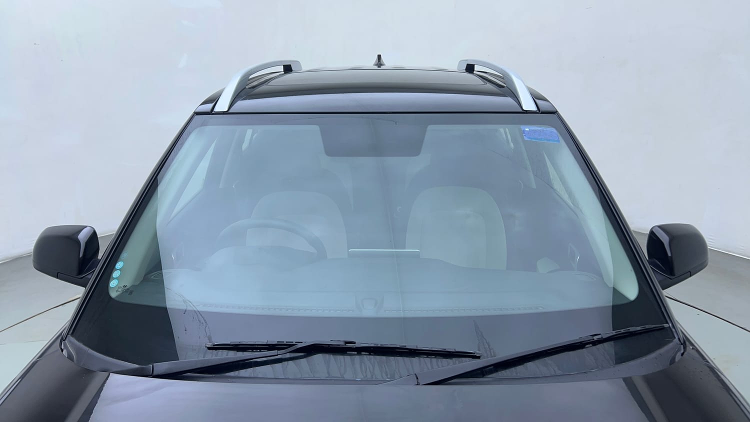 Used 2025 Hyundai Venue S Plus 1.2 Petrol MT Petrol Manual exterior FRONT WINDSHIELD VIEW