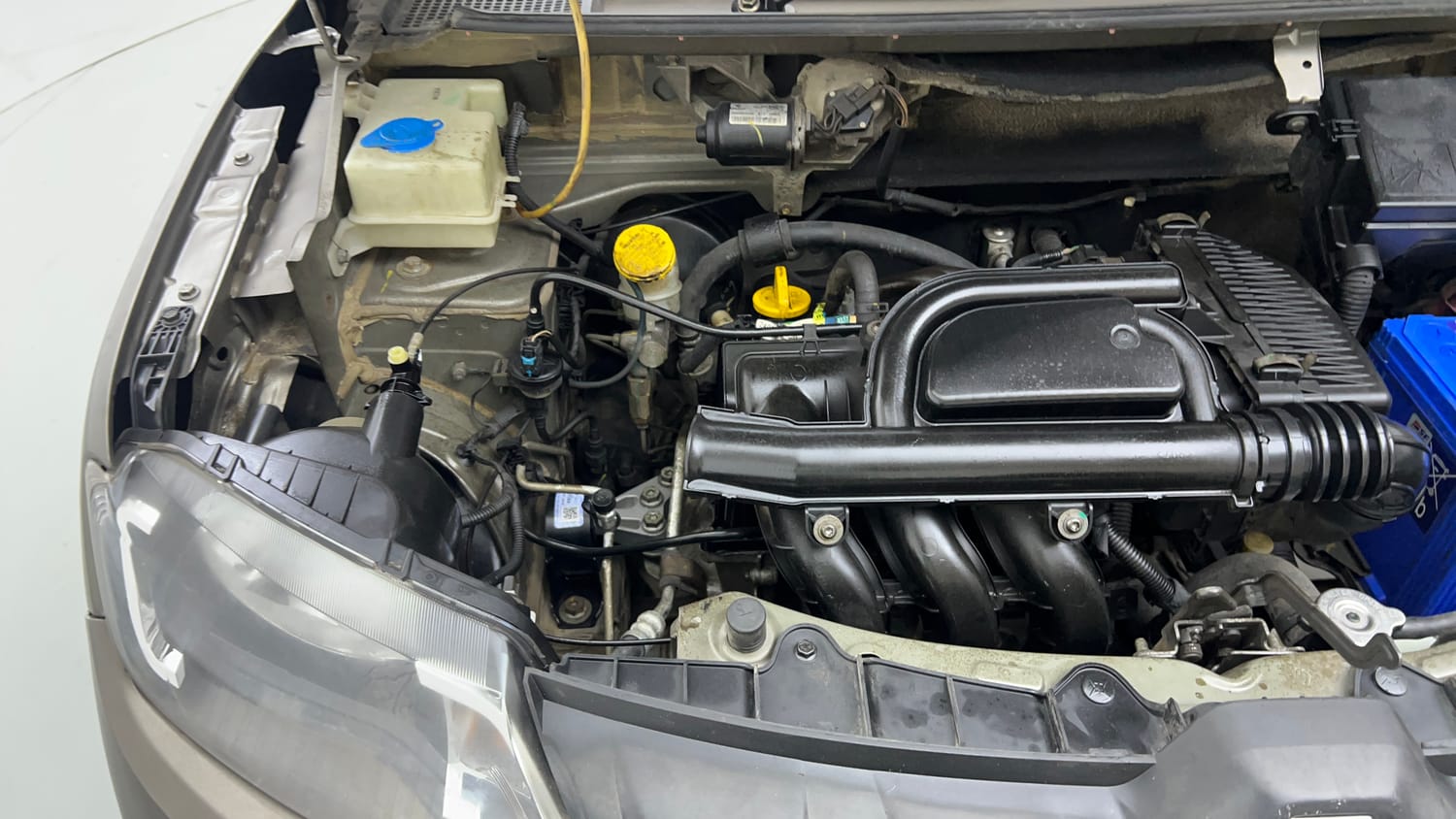 Used 2017 Renault Kwid 1.0 RXL AMT Petrol Automatic engine ENGINE RIGHT SIDE VIEW