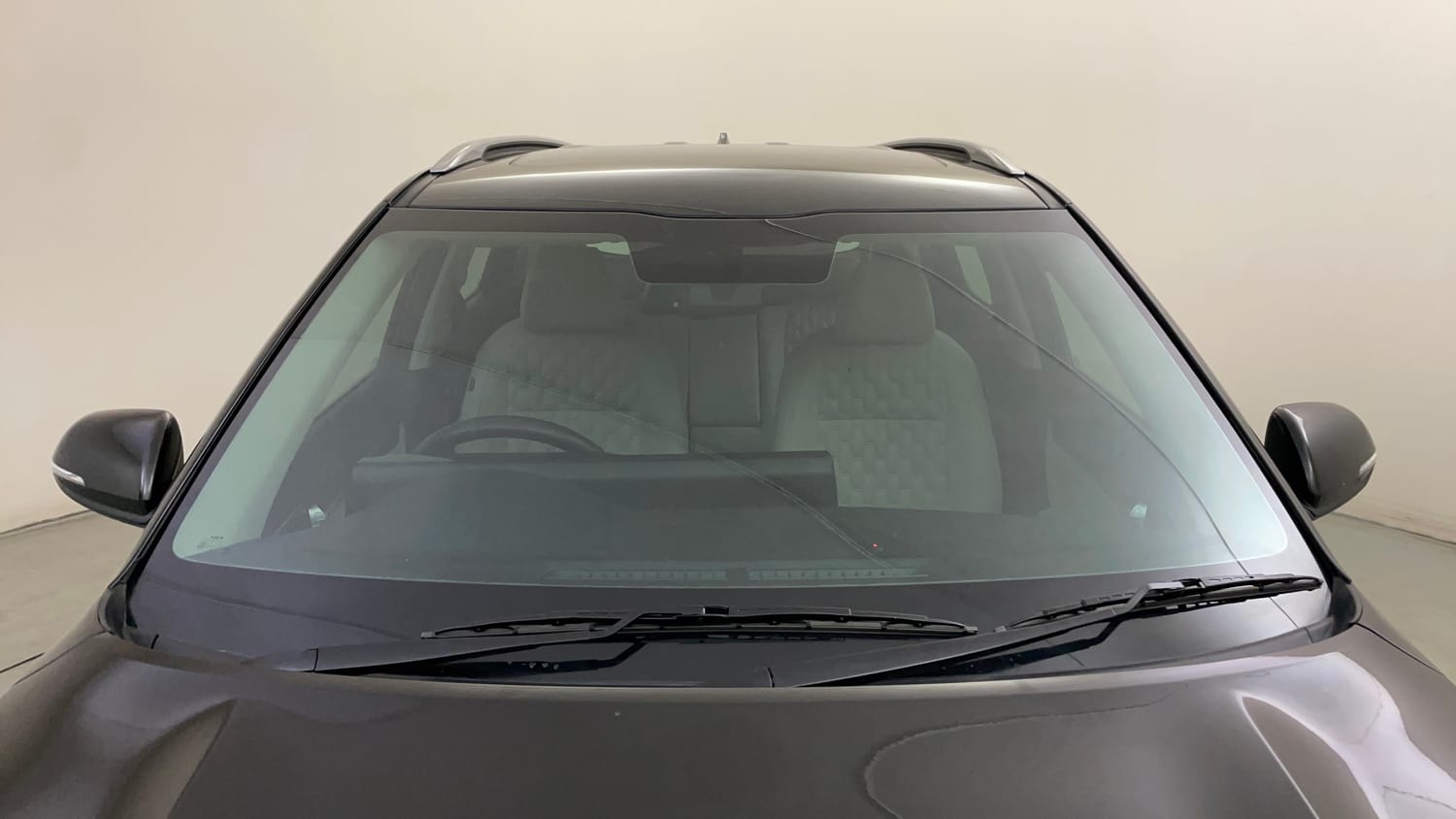 Used 2023 Kia Seltos HTX 1.5 Petrol Manual exterior FRONT WINDSHIELD VIEW