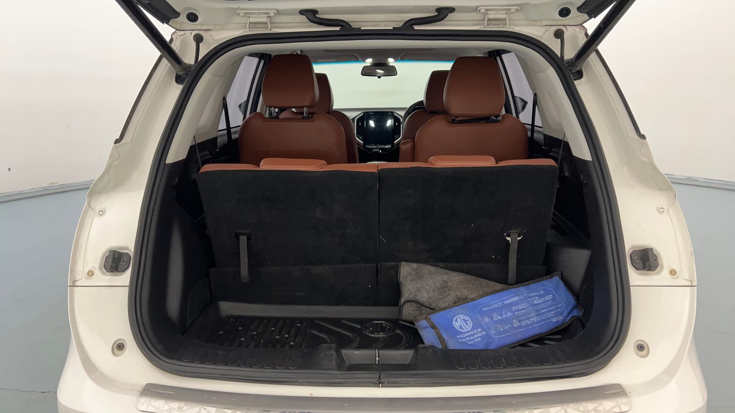 Used 2020 MG Motors Hector Plus Sharp 1.5 DCT Petrol Petrol Automatic interior DICKY INSIDE VIEW