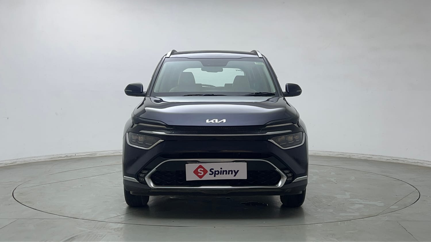 Used 2022 Kia Carens Luxury Plus 1.5 Diesel AT 7 STR Diesel Automatic exterior FRONT VIEW