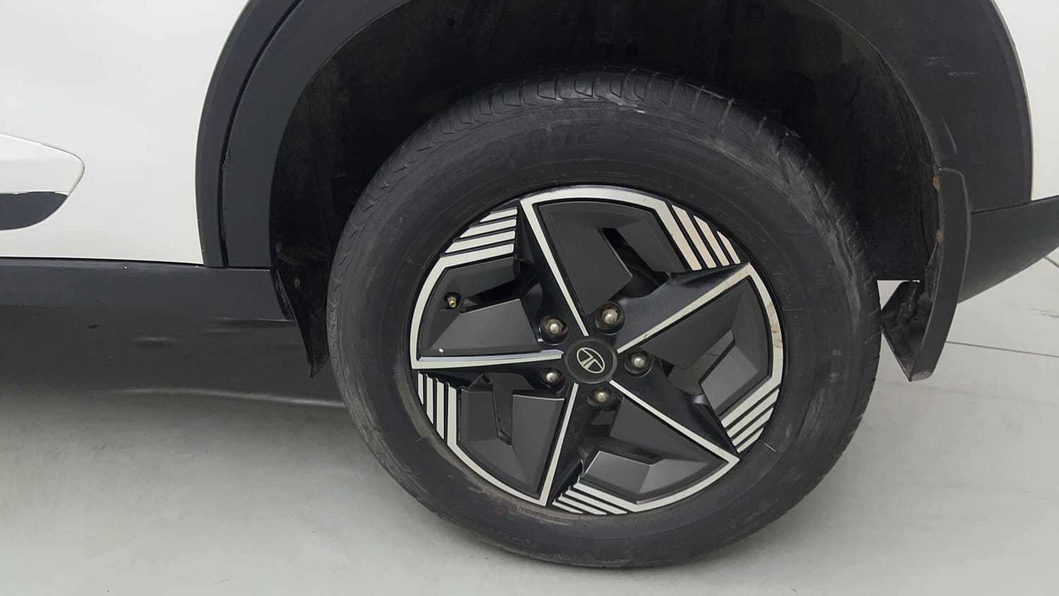 Used 2023 Tata Nexon Creative 1.2 Revotron Petrol 6MT Petrol Manual tyres LEFT REAR TYRE RIM VIEW